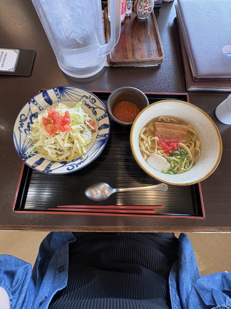 沖縄そばとタコライス